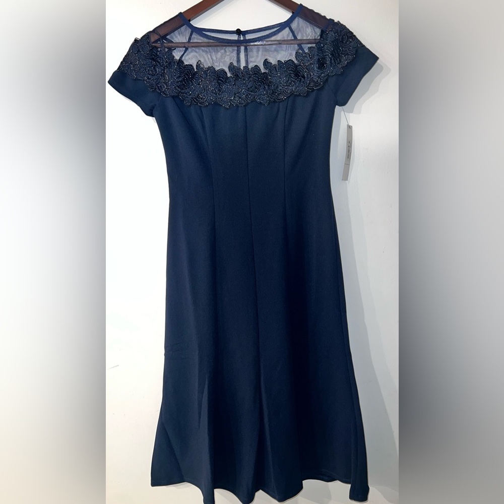NWT Maggy London Fit N Flare Dress Women's Sz 2 Navy &  Illusion Cap Sleeve